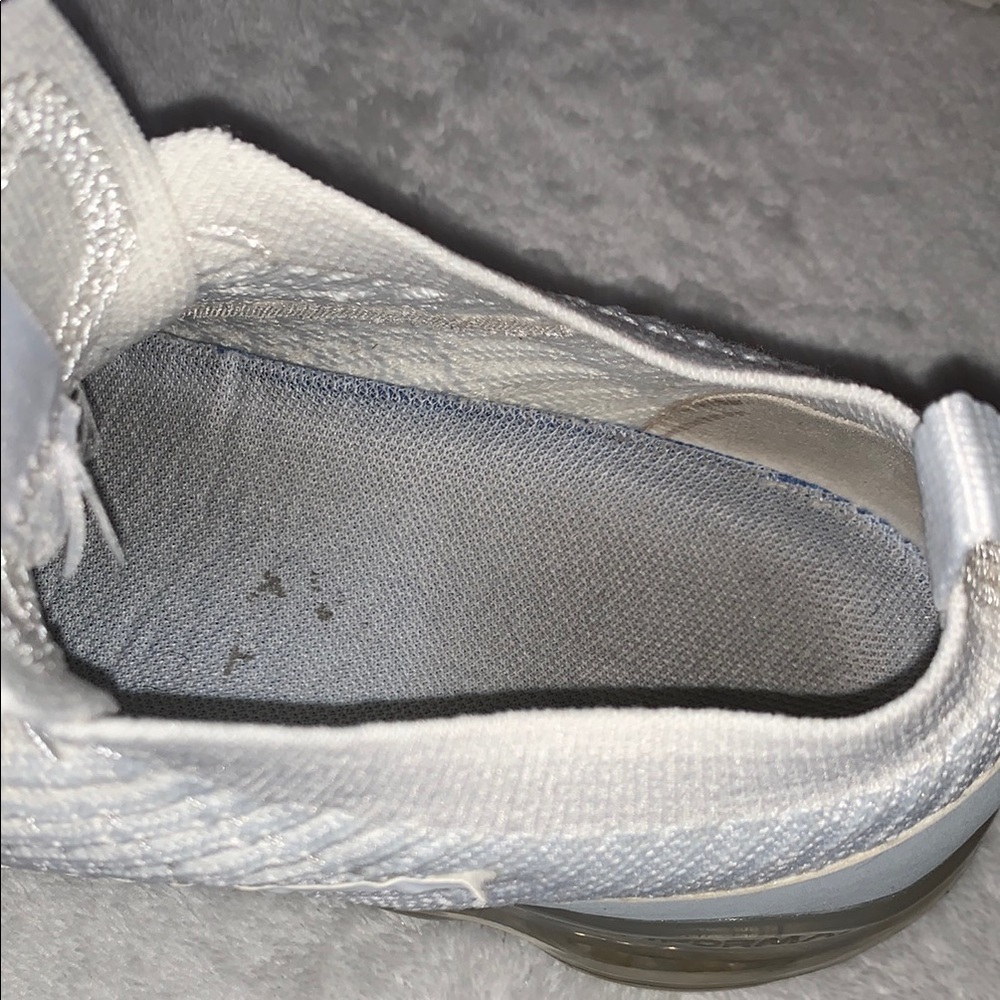 Gently Loved Women's Vapormax White Sneakers by Nike - Picture 5 of 10